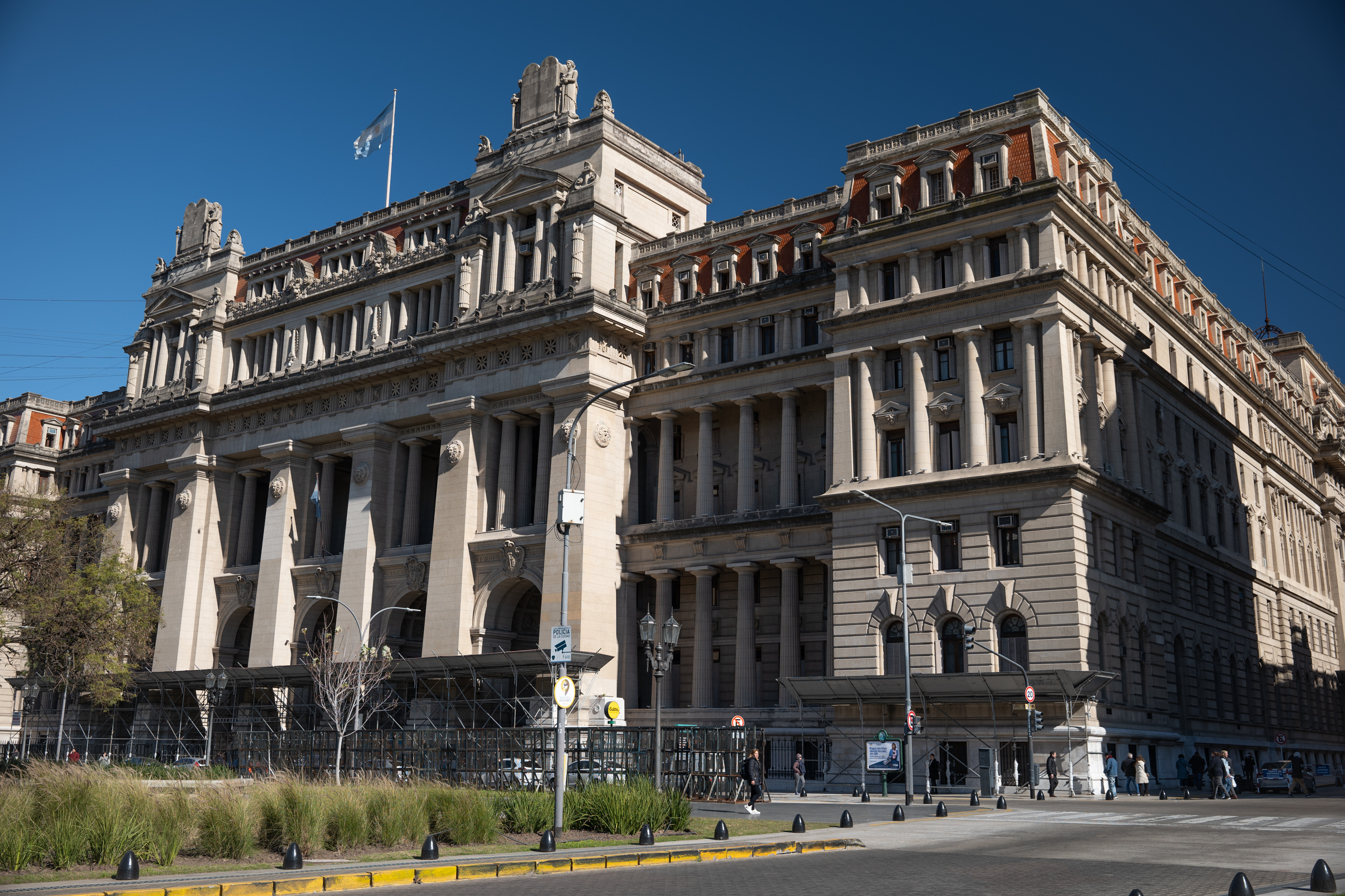 Our First Time in South America Part II: Steak and Wine in Buenos Aires, Argentina 🇦🇷🥩🍷